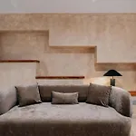 Reef & Ξενοδοχείο 4*