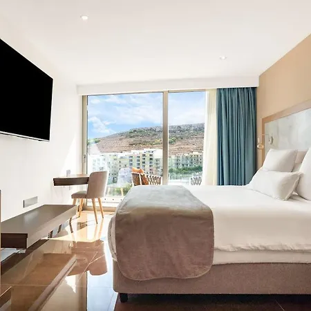 Reef & Hotell Marsalforn