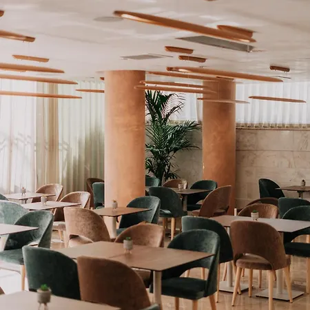 Reef & Hotell Marsalforn